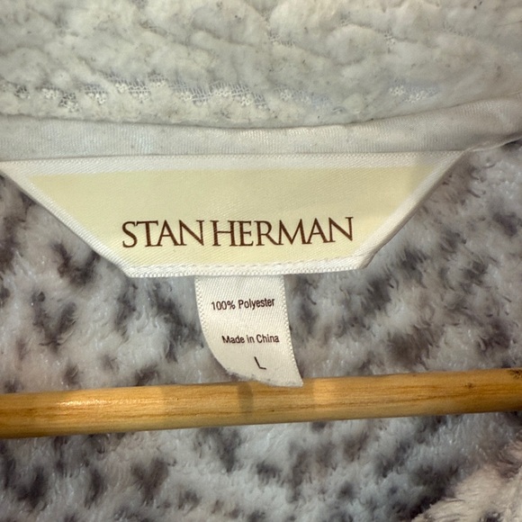 Elegant Cream Patterned Women's Robe - Picture 2 of 6